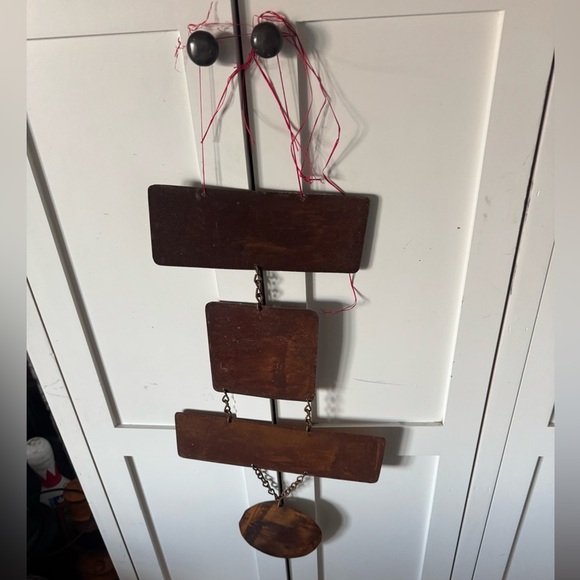 Festive DECK THE HALLS Wall Hanging Deco- vintage looking. Lightweight& SO FUN🎄 - Picture 5 of 9